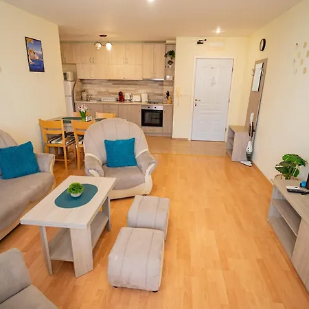 Lägenhet The Sea Balcony - 1bd By Flat Mаnager